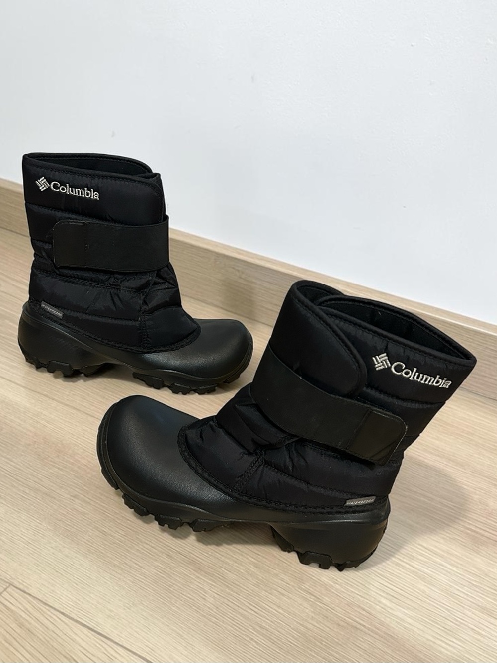 Columbia Kids Black Waterproof Insulated Winter Snow Boots Size 4 Unisex